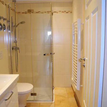 Castle Mona Diestel Gm 69176 Graal-Mueritz